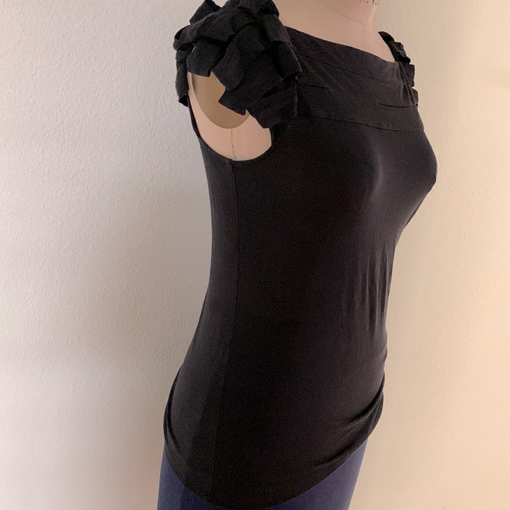 LEIFSDOTTIR top